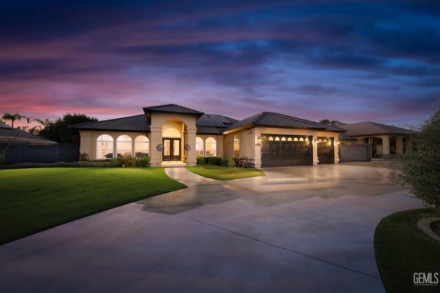 Single Family Home in Bakersfield, CA